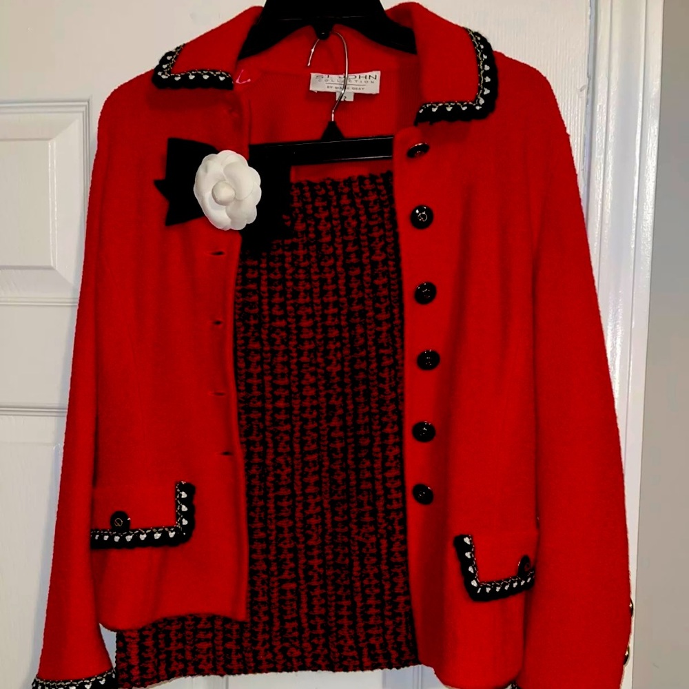 Beautiful St. John (Marie Gray Suit)